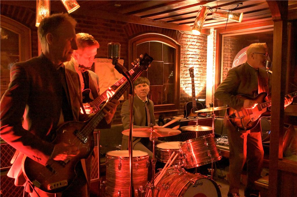 Kneipennacht 2025: Alle Infos zu Bands, Locations und Spielzeiten Die Band "Downbeat" bei der Kneipennacht 2024