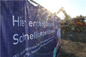 Die Bauarbeiten für Europas größten Schnellladepark haben begonnen.