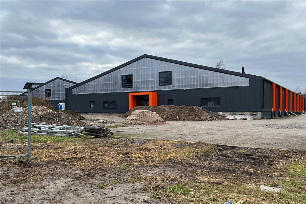 BattleKart-Eröffnung terminiert: „Die Karts sind schon da“ Blick auf die Halle in Unna, in der BattleKart im Februar 2025 eröffnet.