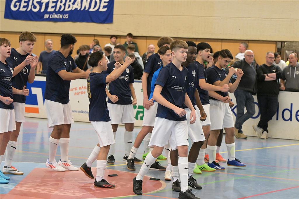 Die besten Bilder von der B-Jugend-Hallenstadtmeisterschaft.