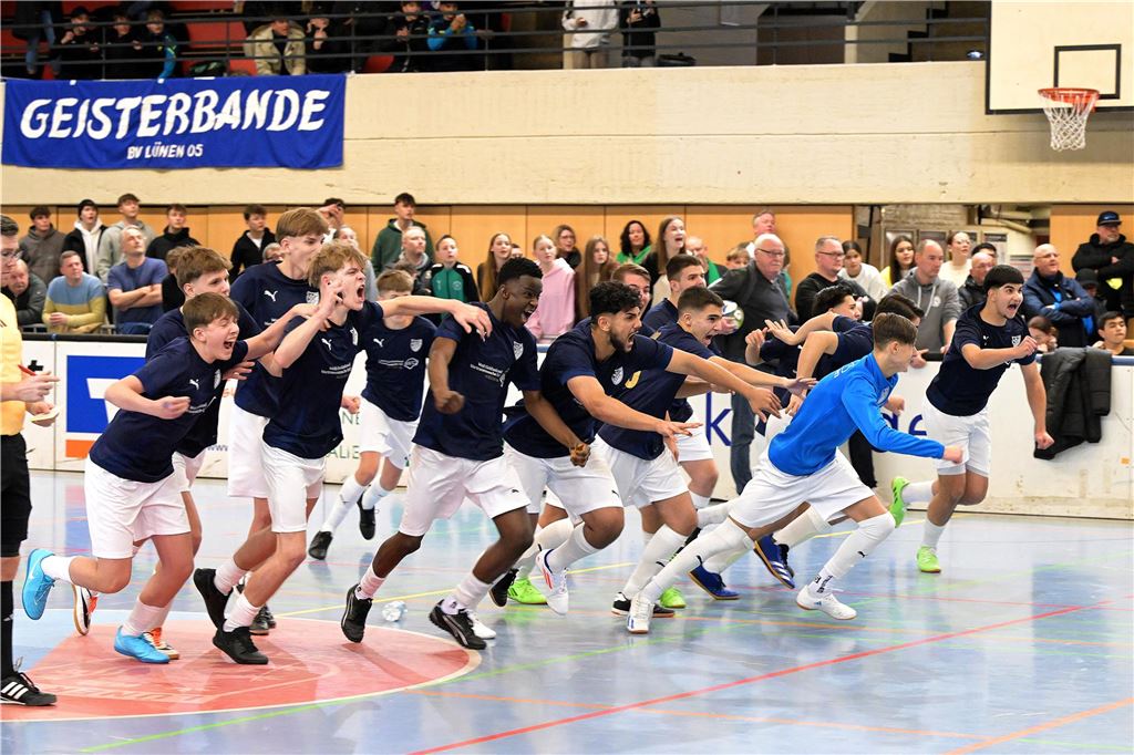 Die besten Bilder von der B-Jugend-Hallenstadtmeisterschaft.
