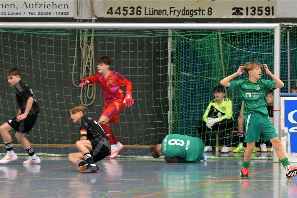 Die besten Bilder von der C-Jugend-Hallenstadtmeisterschaft.