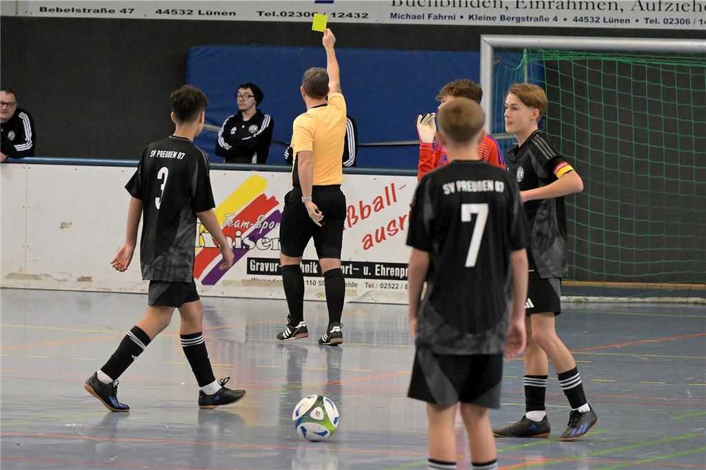 Die besten Bilder von der C-Jugend-Hallenstadtmeisterschaft.