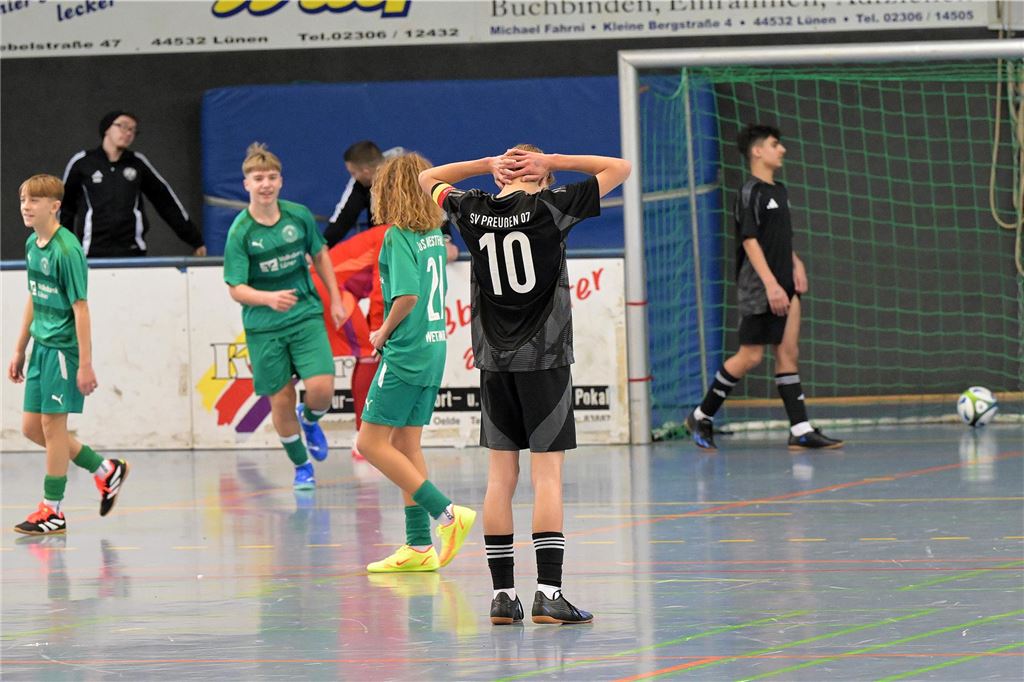 Die besten Bilder von der C-Jugend-Hallenstadtmeisterschaft.