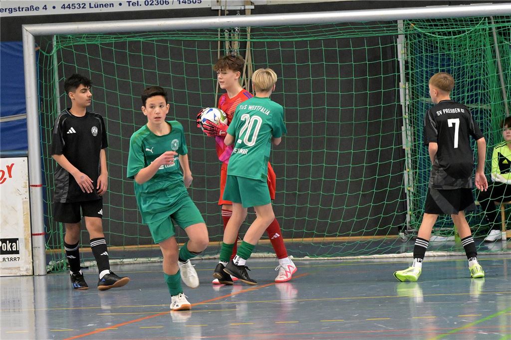 Die besten Bilder von der C-Jugend-Hallenstadtmeisterschaft.