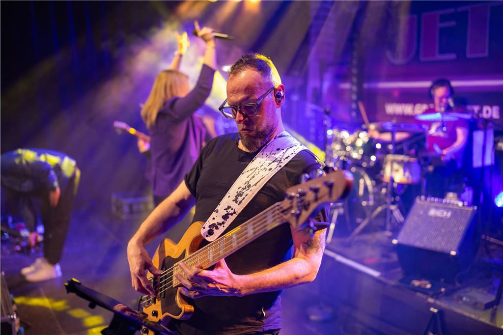 Die besten Disco-Hits live auf der Bühne: Seit 20 Jahren sorgen Groove Jet inzwischen für super Stimmung in Unna - Egal ob auf dem Stadtfest oder im Kühlschiff.