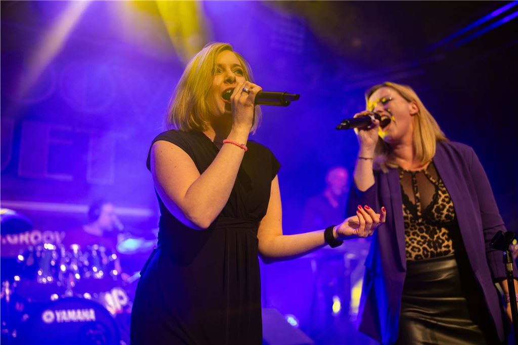 Die besten Disco-Hits live auf der Bühne: Seit 20 Jahren sorgen Groove Jet inzwischen für super Stimmung in Unna - Egal ob auf dem Stadtfest oder im Kühlschiff.