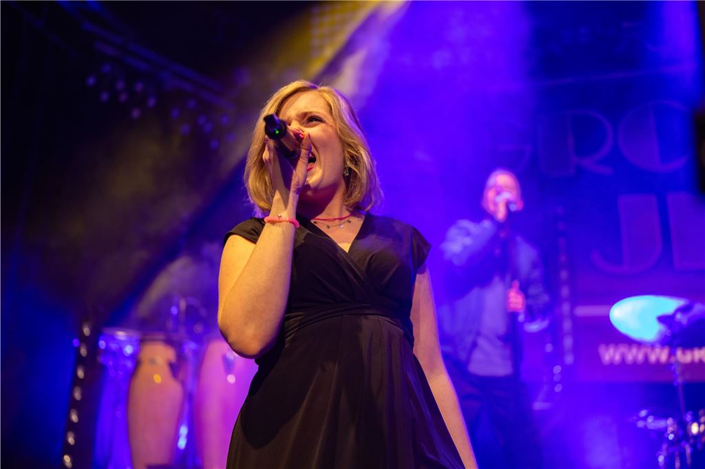 Die besten Disco-Hits live auf der Bühne: Seit 20 Jahren sorgen Groove Jet inzwischen für super Stimmung in Unna - Egal ob auf dem Stadtfest oder im Kühlschiff.