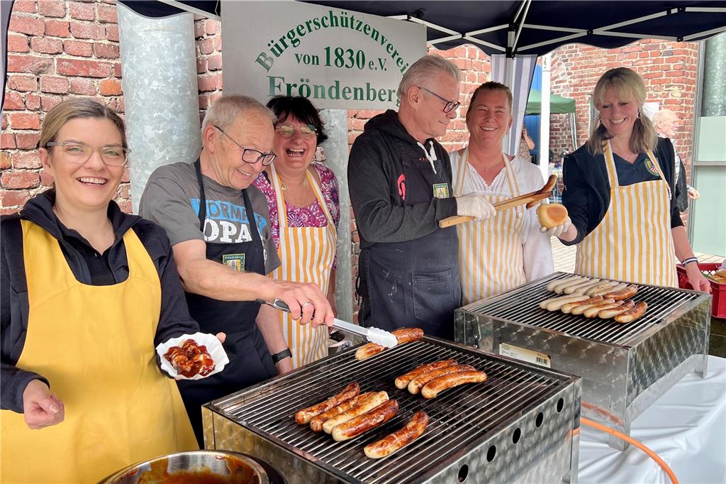 Ehrenamtler geschult: Was Vereine bei der Lebensmittel-Hygiene beachten müssen Grillstand des Bürgerschützenvereins.