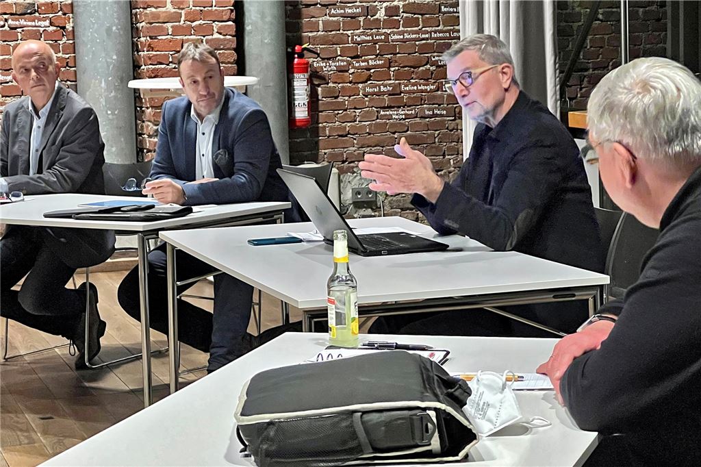 Spenden, stiften, geben: Hilfe in Fröndenberg und für Fröndenberger Die Bürgerstiftung Fröndenberg mit v.l. Detlef Menges, Frank Röhr, Guido Baranowski und Jochen Hänel, will bürgerschaftliches Engagement aktivieren.