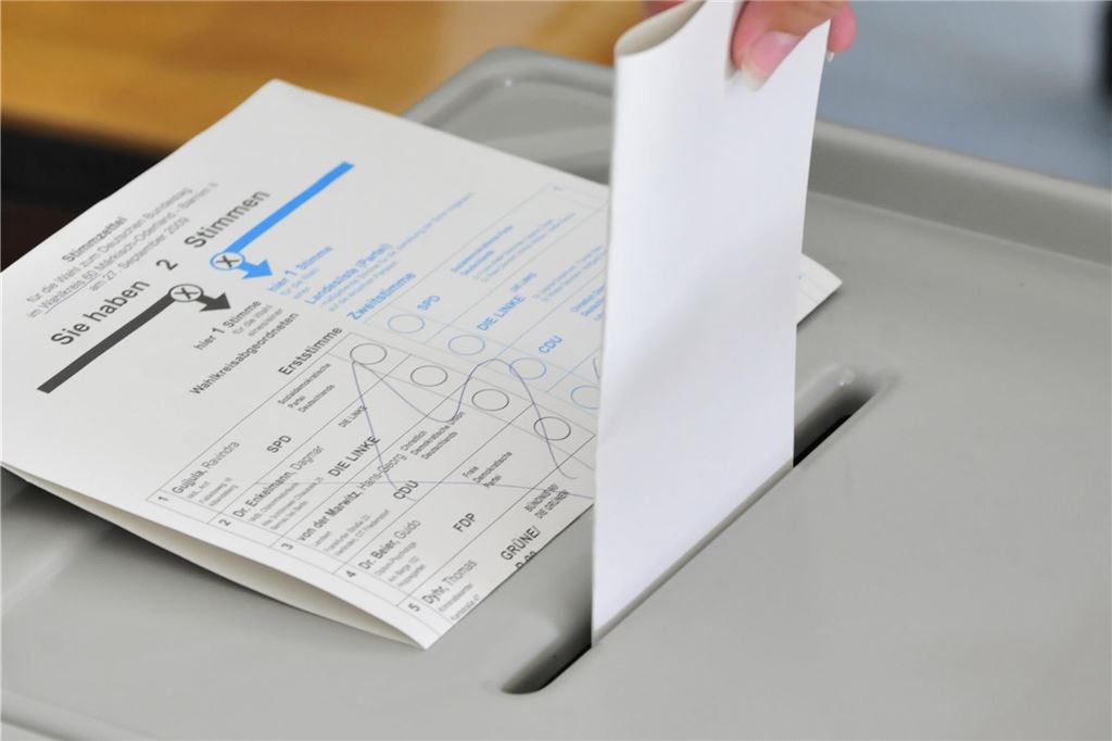 Bundestagswahl in Lünen: „Gewinnung von Wahlhelfern größtes Problem“ Stimmzettel an Wahlrune
