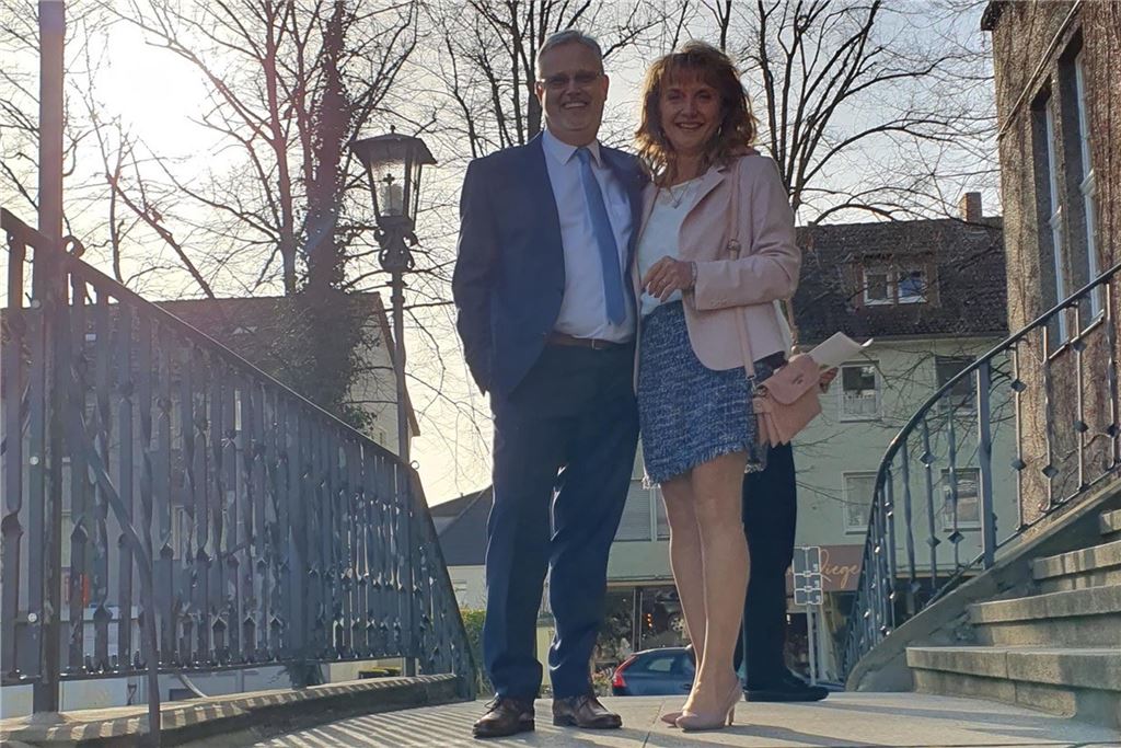 Sie fanden ihr Glück im Internet: Volker und Gabriele haben geheiratet Die Dortmunder Gabriele und Volker Gronemeyer gaben das Ja-Wort in dem Holzwickeder Standesamt.