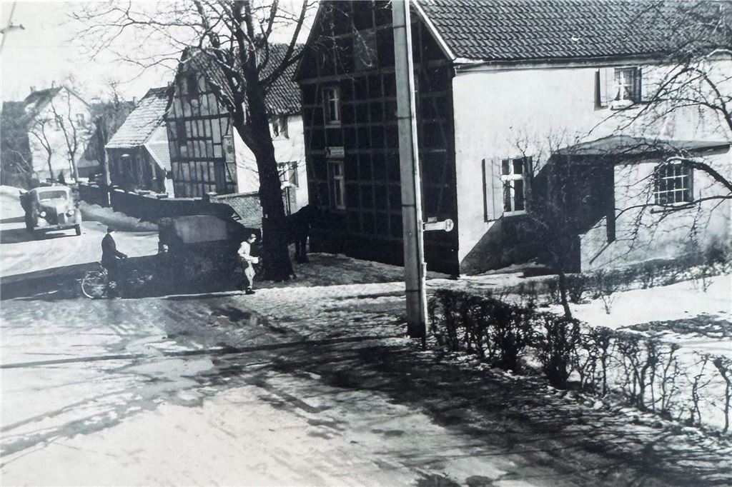 Kastanie soll fallen: „Wir haben unter dem Baum gespielt und getanzt“ Die Eichholzstraße um 1950