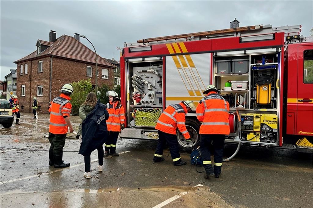 Die Feuerwehr ist derzeit an der Haupstraße in Dellwig im Einsatz.