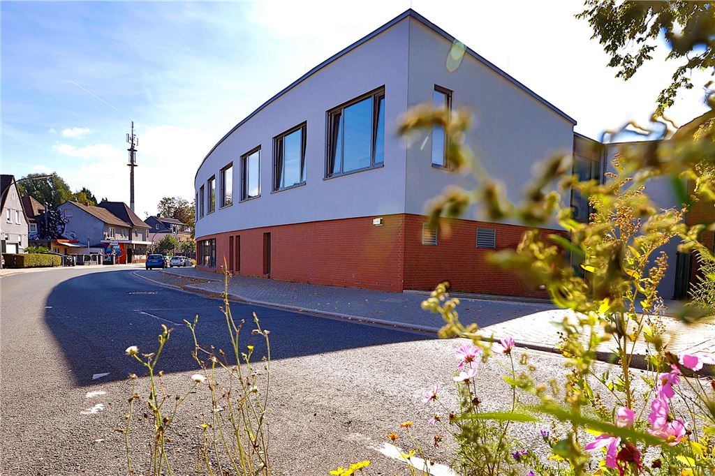 Schüler, Lehrer, Klassenstärke: Die zehn Schulen in Zahlen Außenansicht der Friedrich-Ebert-Schule in Kamen