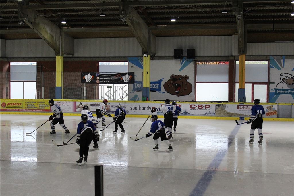 Bergkamener Eishallenbetreiber bietet Verein aus Unna die Fusion an Die Grizzlys wollen in der kommenden Saison mit mehreren Jugendmannschaften an den Start gehen.