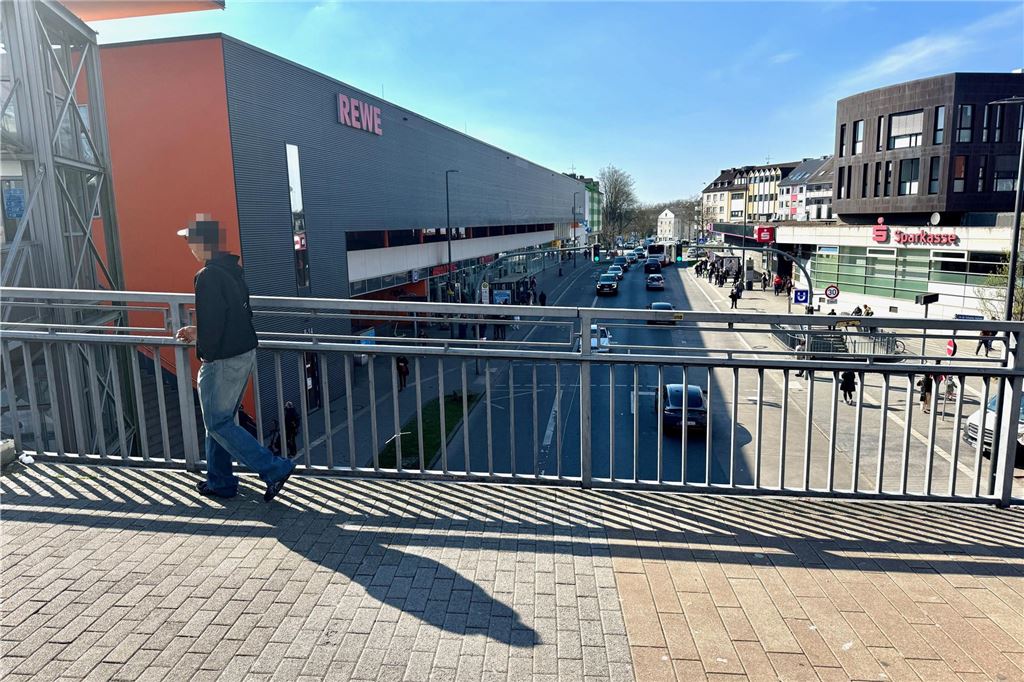 Körperverletzung und Raub am Hörder Bahnhof: Jüngster Täter 13 Jahre alt Blick auf den Hörder Bahnhof.