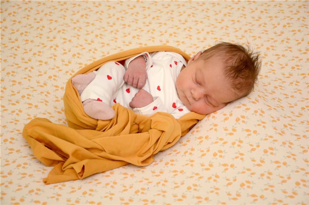 Hallo Baby: Diese Kinder wurden im September 2024 geboren Die kleine Leonie Katharina ist am 10. September auf die Welt gekommen. Mama Cornilia ist sehr stolz.