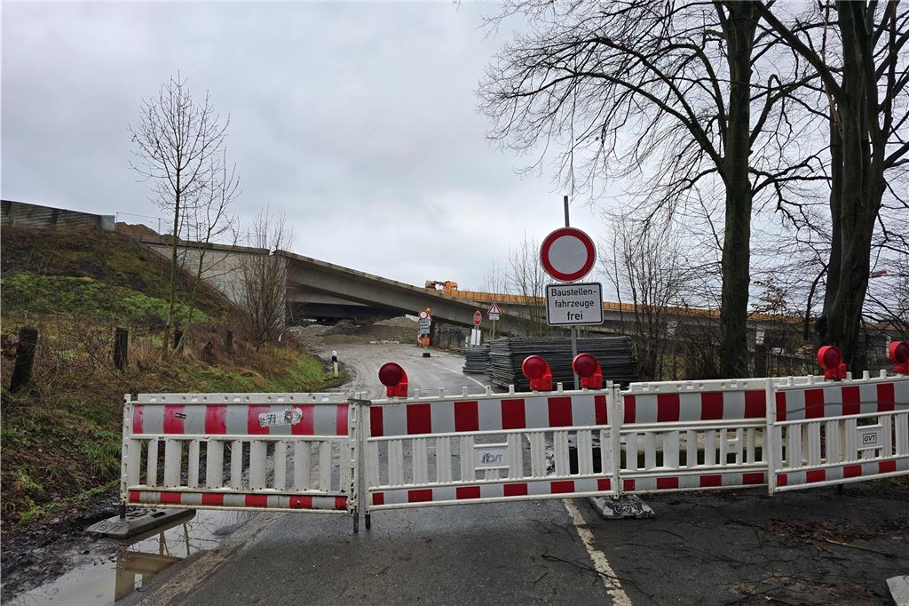 Die Lage im Liedbachtal nach der Brückensprengung.