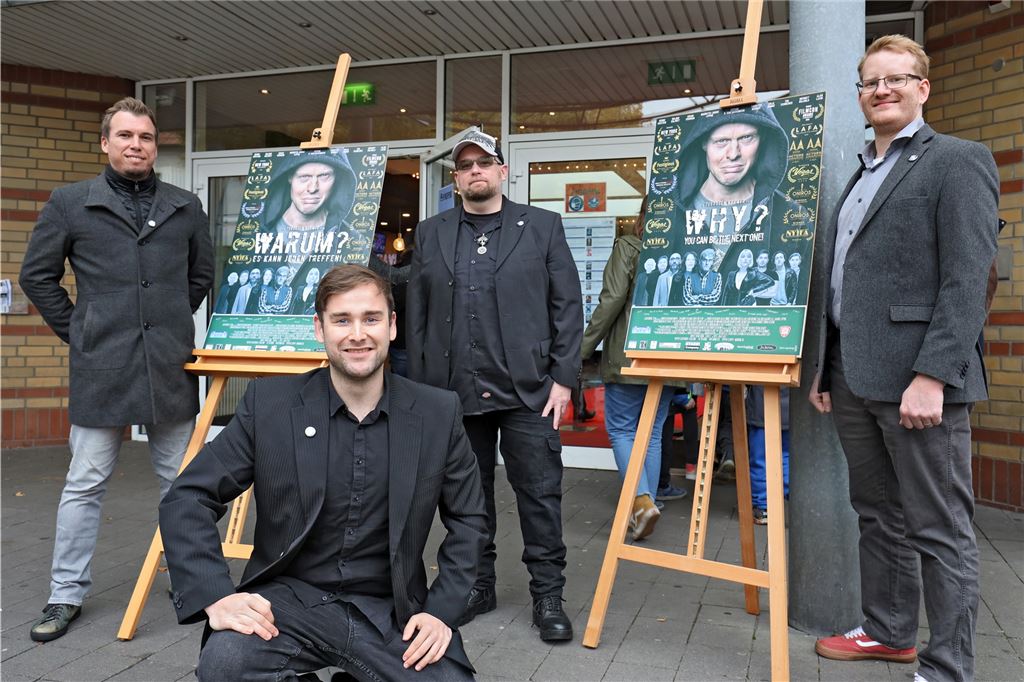 Thorsten Kramers Film bewegt die Menschen in Unnas Kino Die Lüneburger Band „Kraftakt“ lieferte den Titelsong (v.l.): Dominik Schlüter, Daniel Brach, Sven Sander (Guitar / Rhythm) und Max Fabian Rust (Bass).