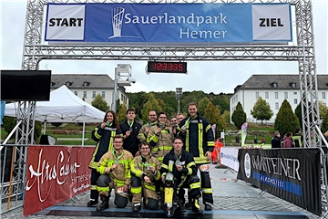 Die Mitglieder des TFA-Teams Lünen beim Treppenlauf in Hemer.