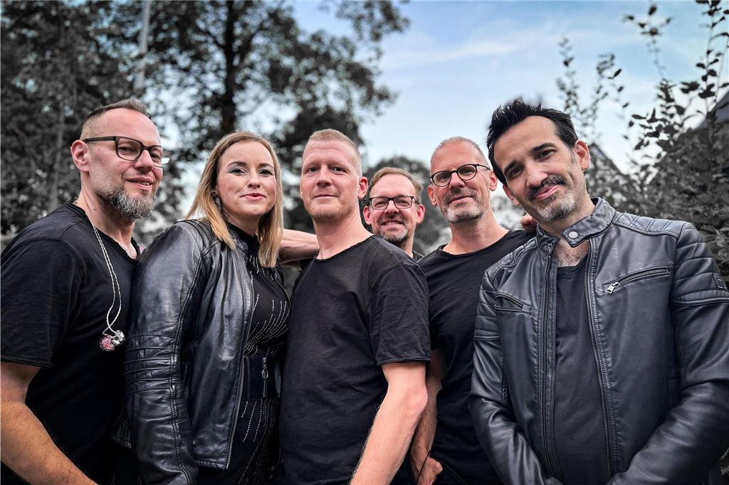 19. Unnaer Kneipennacht: Alle Locations, Bands und Infos Die Musiker der Band "Groovejet" lächeln für ein Band-Foto in die Kamera