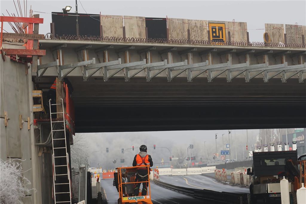 A1-Brücke in Kamen.