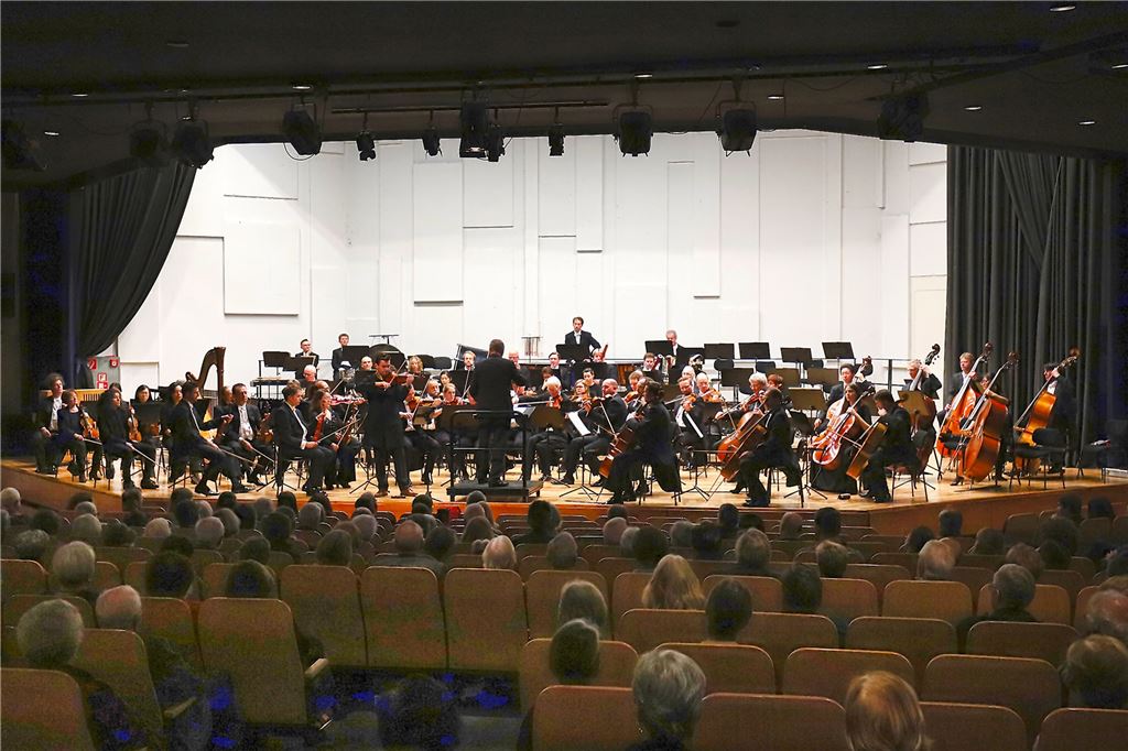 „Russisches Roulette“: So fesselnd kann Musik klingen, die unter einer Diktatur entsteht Die Neue Philharmonie Westfalen führte am Mittwochabend in der Konzertaula das Konzert „Russisches Roulette“ auf.