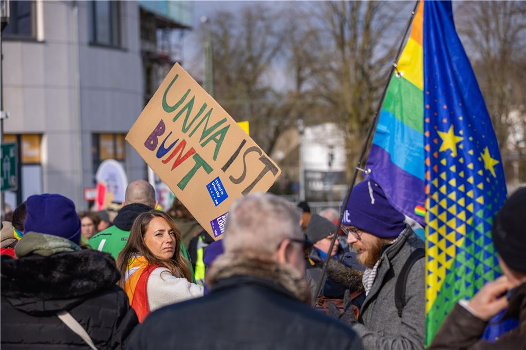 Kundgebung "Unna feiert Demokratie" der Omas gegen Rechts in Unna