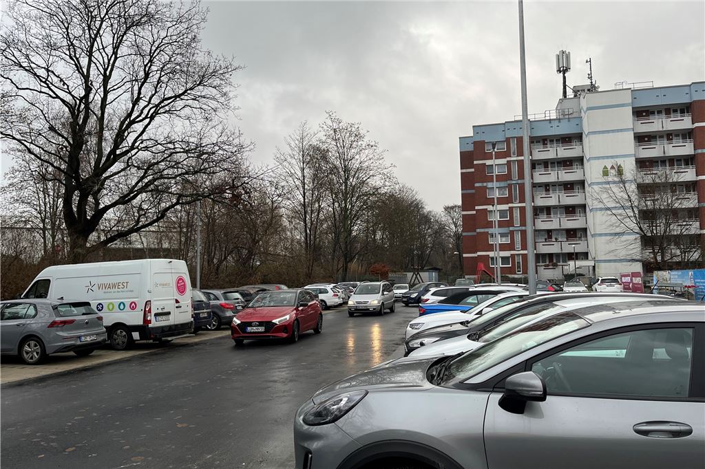 Aldi-Filiale in Lünen öffnet ihre Türen: „Ein krasser Unterschied“ Die Parkplatzsituation an der neuen Aldi-Filiale gestaltet sich kompliziert.