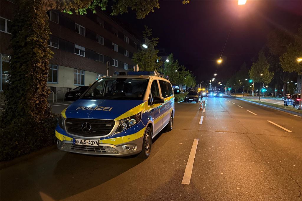Die Polizei ist am "Car-Friday", dem Abend des Karfreitag (18.4.), verstärkt gegen die illegale Tuner-, Poser- und Raserszene vorgegangen. Dabei wurden viele Autos und Fahrer kontrolliert.