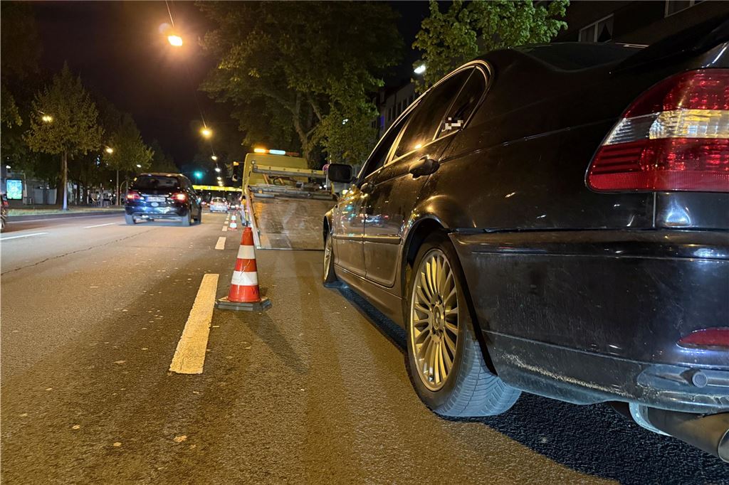 Die Polizei ist am "Car-Friday", dem Abend des Karfreitag (18.4.), verstärkt gegen die illegale Tuner-, Poser- und Raserszene vorgegangen. Dabei wurden viele Autos und Fahrer kontrolliert.