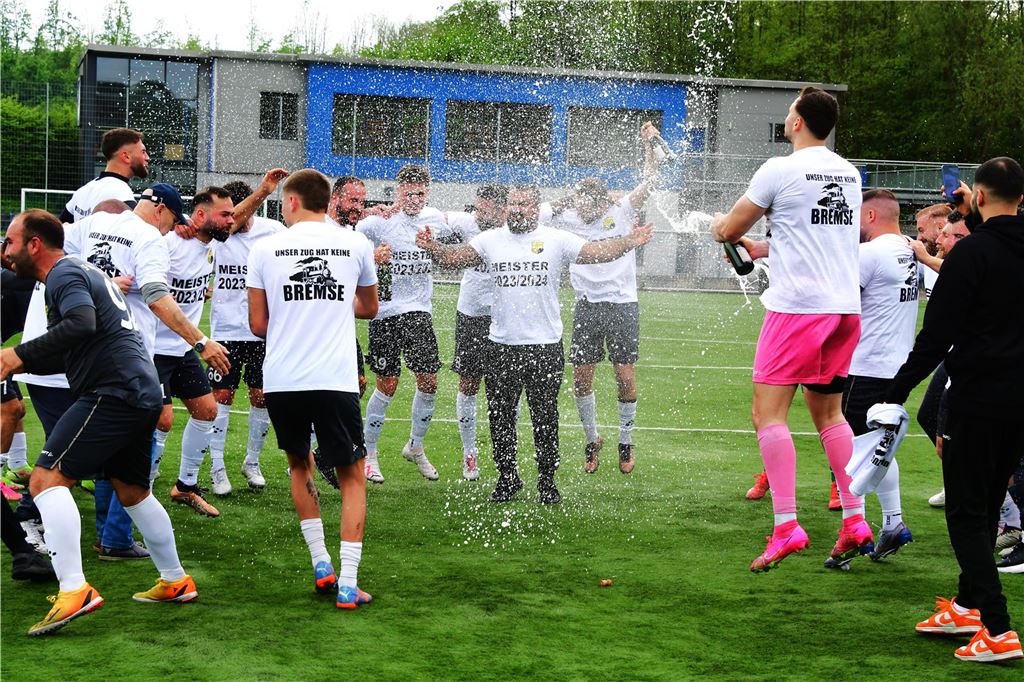 SF Habinghorst/Dingen: Streit um Geldgeber eskaliertWaltroper Hauptsponsor widerspricht Die Saison 2023/24 beendeten die Sportfreunde als Meister der Kreisliga B.