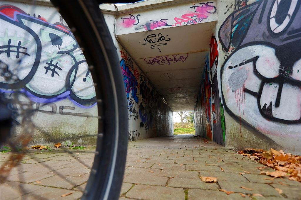 Kreisverkehre, Südspange, Brückenabriss: Die großen Baustellen des Jahres Die schmale Unterführung unter der Westicker Straße wird in diesem Jahr erneuert. Dann haben Fußgänger und Radfahrer doppelt so viel Platz.