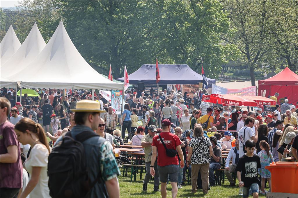 Die traditionelle Mai-Demo und das anschließende Familienfest des Deutschen Gewerkschaftsbundes (DGB) in Dortmund lockten Tausende an.