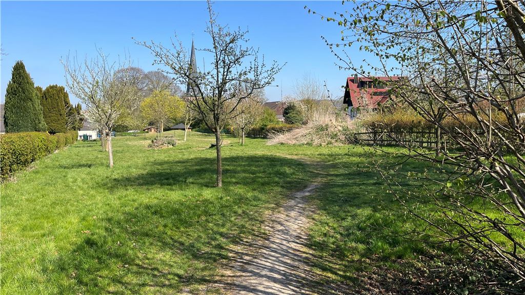 Zukunftspläne für Kita „Zur Wasserburg“: Neuer Träger und neuer Standort Grüne Fläche neben der Trauerhalle am Friedhof in Frömern