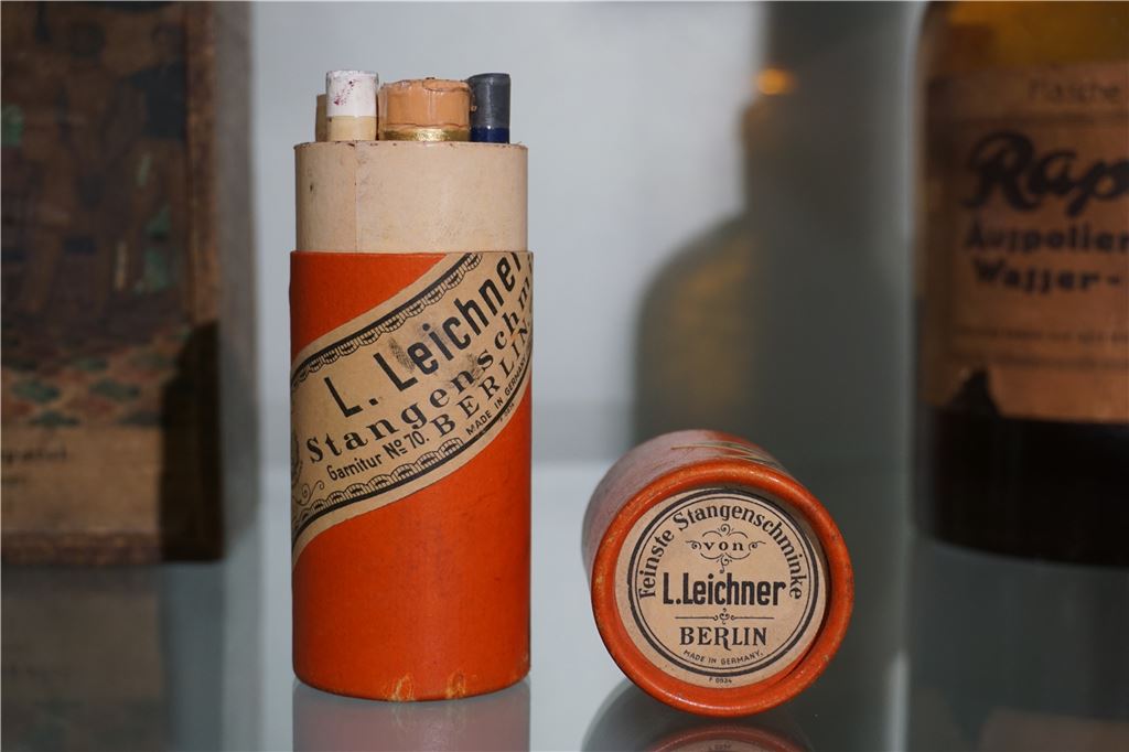 Hellweg Museum lockt ab Sonntag mit ungeahnter Vielfalt des Papiers Dieses Unnaer Exponat ist schöner als das gleiche im Berliner Museum Europäischer Kulturen.