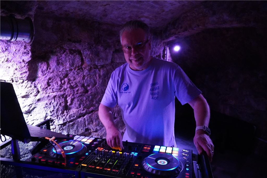 DJ Jörgs sorgte mit Housemusik in Schmitz Braukeller für Partystimmung.
