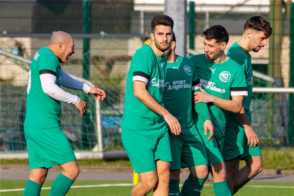 Duman-Hattrick sorgt für TIU Sieg gegen Kaiserau: „Ich bin brutal enttäuscht“ Drei Mal jubelte TIU Rünthe gegen den SuS Kaiserau II.