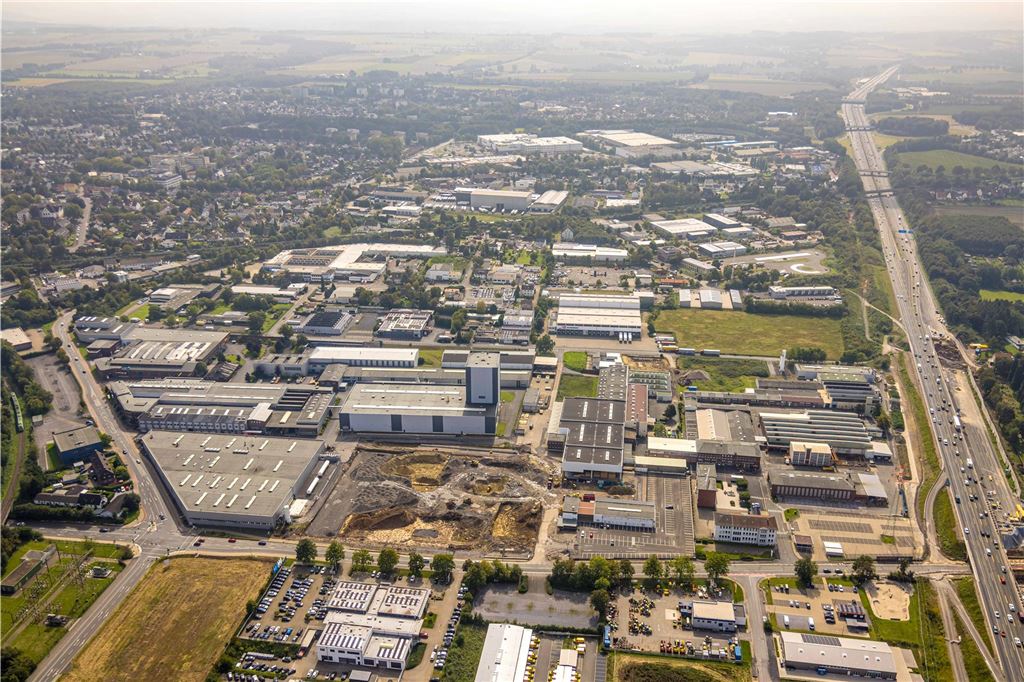 Grundsteuerreform: Hebesatz müsste 1000 Punkte überschreiten Ein Luftbild zeigt die Gewerbeflächen an der Hansastraße in Unna.