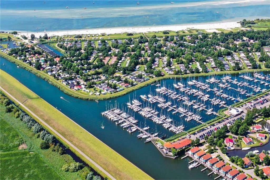 Aplerbecker macht Traum vom Ferienhaus in Holland wahr Luftbild von Workum