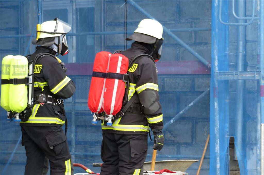 Ein Brand in der Mühlenvilla neben dem Einkaufszentrum Neue Mühle in Unna hat einen Feuerwehreinsatz ausgelöst.