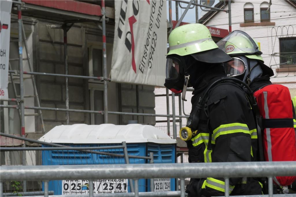 Ein Brand in der Mühlenvilla neben dem Einkaufszentrum Neue Mühle in Unna hat einen Feuerwehreinsatz ausgelöst.