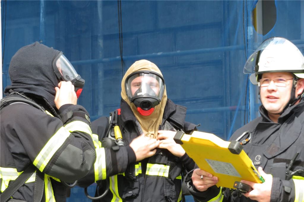 Ein Brand in der Mühlenvilla neben dem Einkaufszentrum Neue Mühle in Unna hat einen Feuerwehreinsatz ausgelöst.