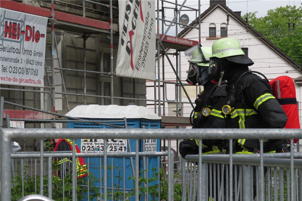Ein Brand in der Mühlenvilla neben dem Einkaufszentrum Neue Mühle in Unna hat einen Feuerwehreinsatz ausgelöst.