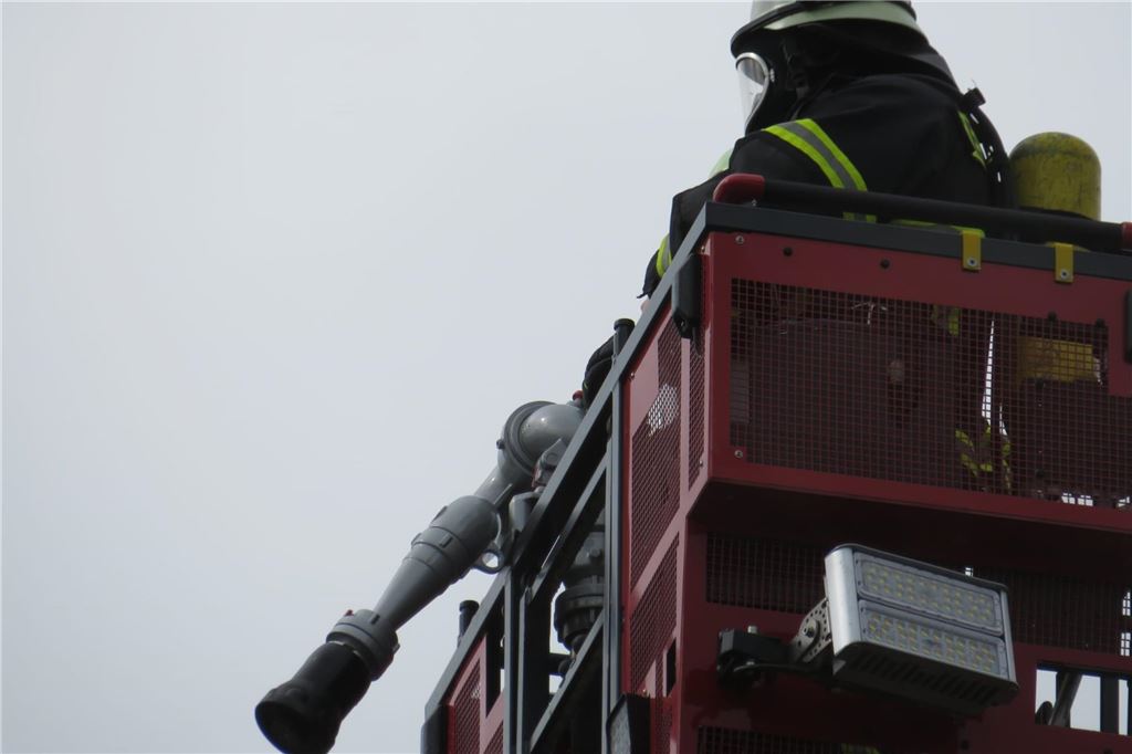 Ein Brand in der Mühlenvilla neben dem Einkaufszentrum Neue Mühle in Unna hat einen Feuerwehreinsatz ausgelöst.