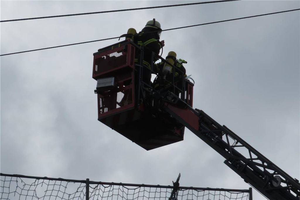 Ein Brand in der Mühlenvilla neben dem Einkaufszentrum Neue Mühle in Unna hat einen Feuerwehreinsatz ausgelöst.