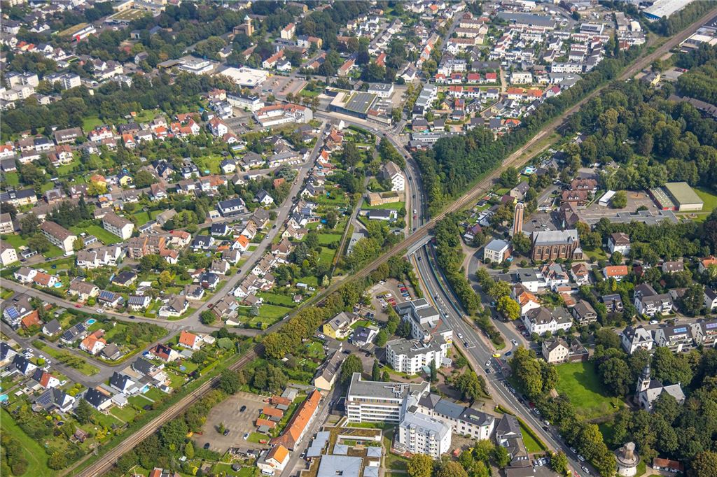 Steuersatz für Wohngrundstücke bleibt, der für gewerbliche steigt Ein Teil von Unna aus der Luft