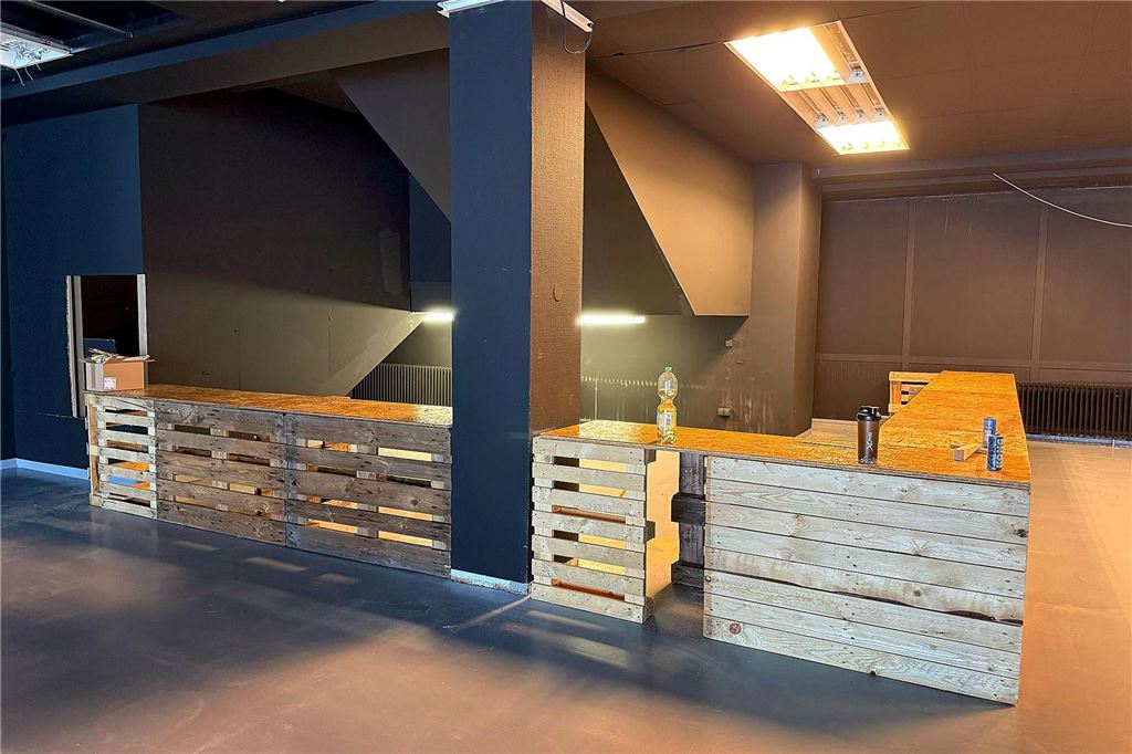 Schwertes neue Event-Location: „The Stage“ wird mit Party eröffnet Thekenbereich der Eventlocation "The Stage" in Schwerte.