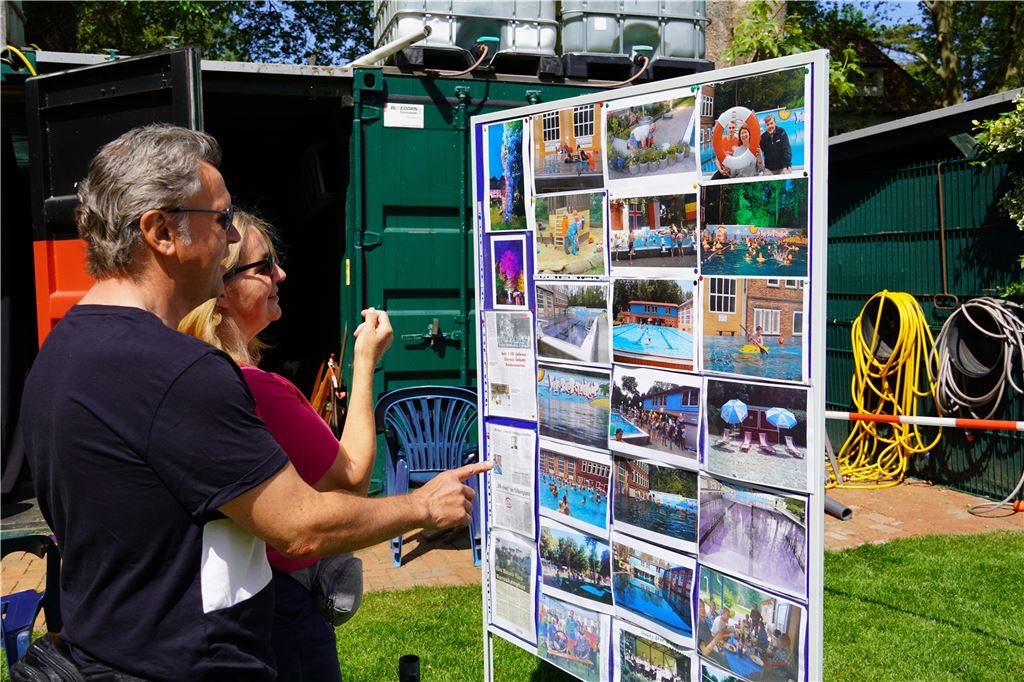 Vom „BBchen“ zum Vorbild: Freibad Bornekamp wird 40 Eine kleine Reise durch die Zeit ermöglichte eine Ausstellung mit Bildern, Artikeln und Filmen aus der Gründungszeit und von den Ereignissen im Freibad Bornekamp.